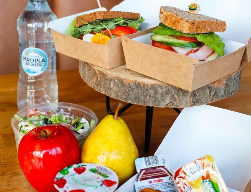 TAKEAWAY LUNCH BOX!